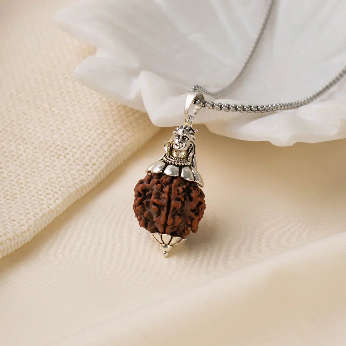 Adiyogi Shiv 7 Mukhi Rudraksha Pendant - Image 1